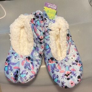 Disney Stitch Fuzzy Babba Slipper Socks Size M/L (8-10), NWT